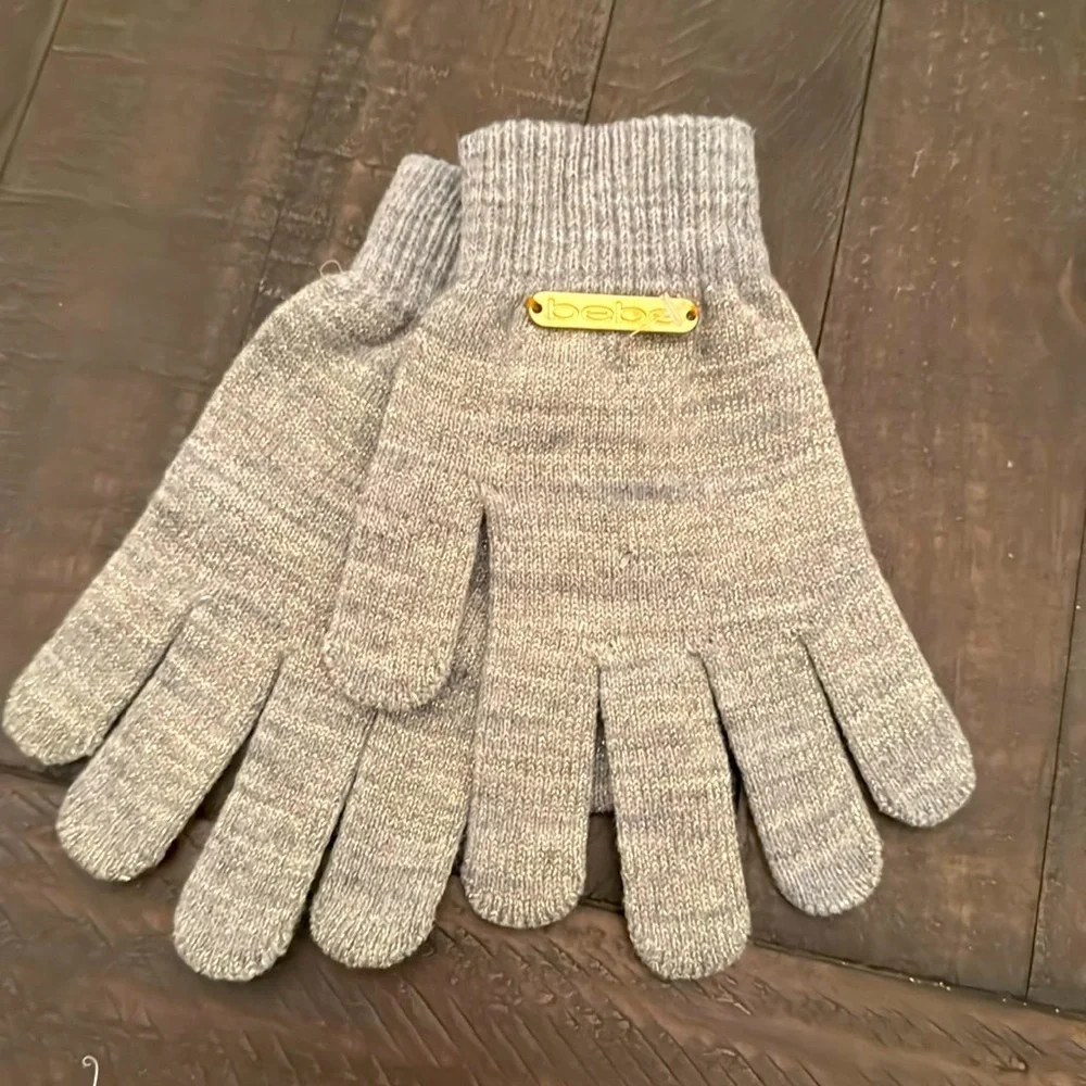 Bebe silver gloves NWOT